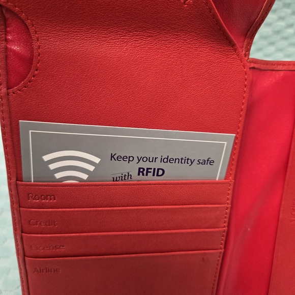 Red Leather Travel Smart Passport Wallet - Picture 4 of 4